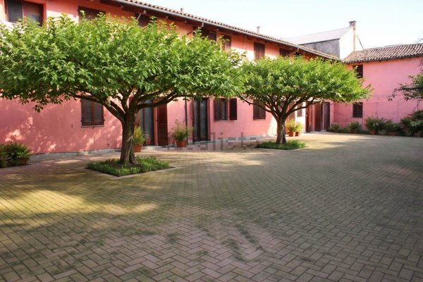 casa indipendente in vendita a Stroppiana