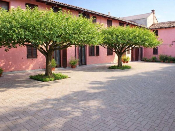 casa indipendente in vendita a Stroppiana