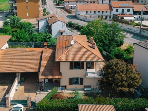 casa indipendente in vendita a Stroppiana