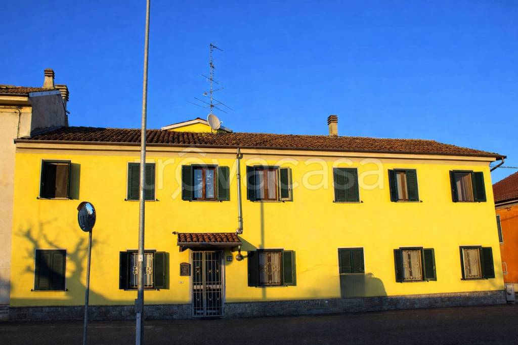 casa indipendente in vendita a Stroppiana