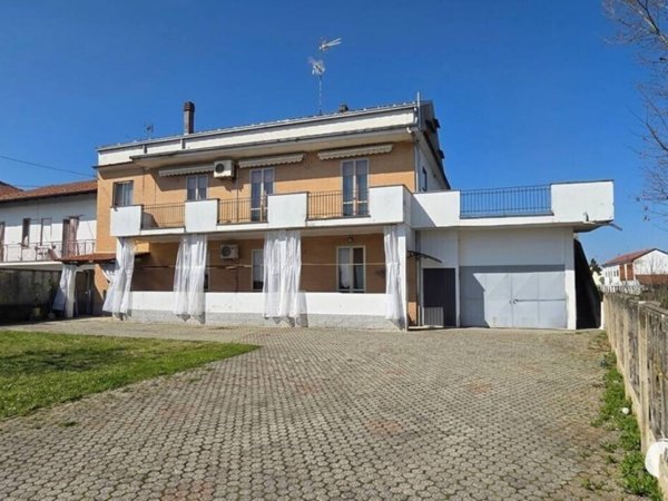 casa indipendente in vendita a Tricerro