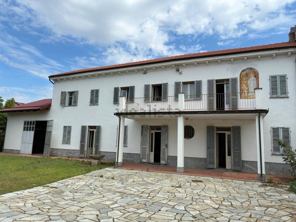 casa indipendente in vendita a Tricerro
