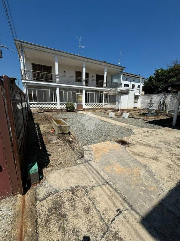 casa indipendente in vendita a Trino in zona Robella