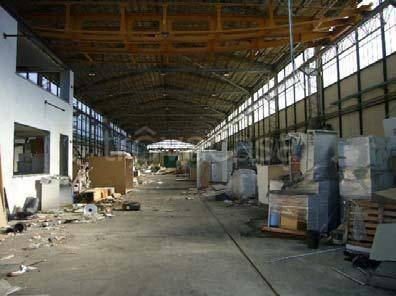 locale commerciale in vendita a Trino