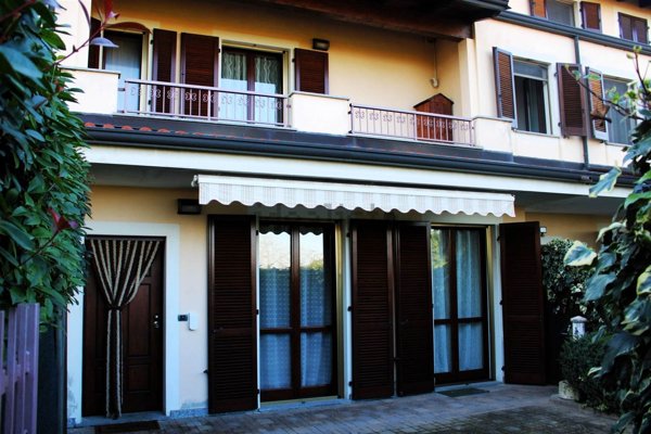 casa indipendente in vendita a Trino
