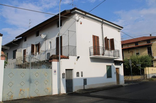 casa semindipendente in vendita a Trino