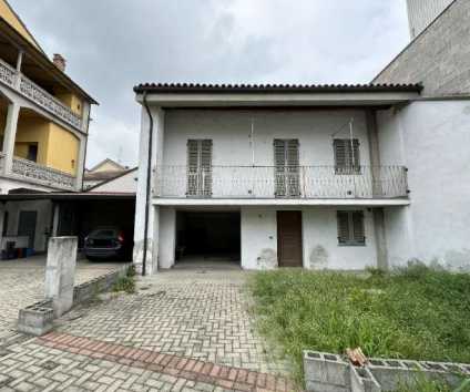 casa indipendente in vendita a Trino
