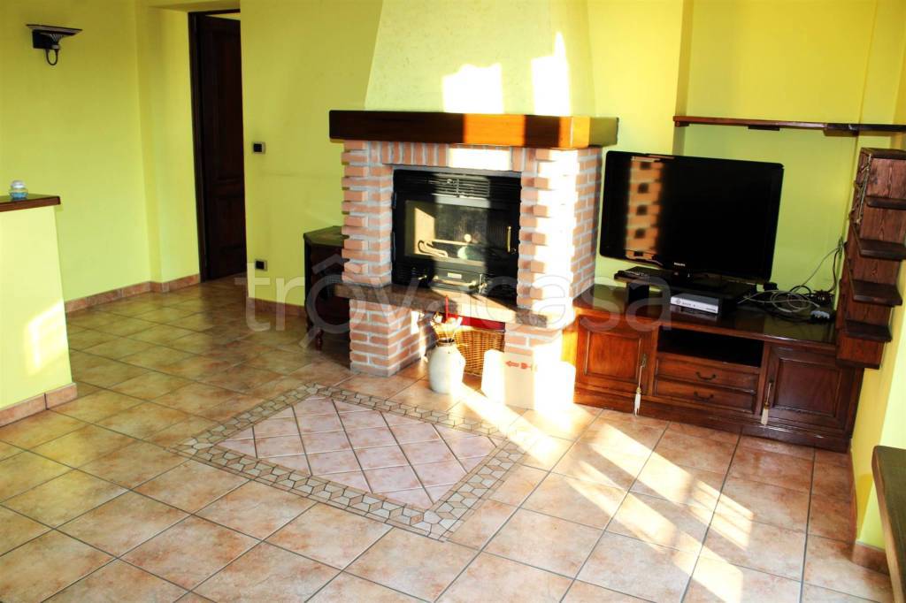 casa semindipendente in vendita a Trino