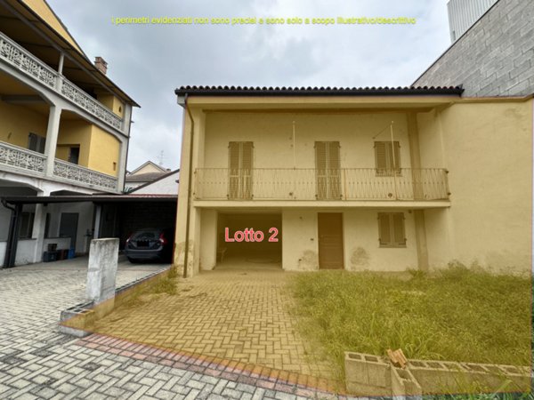 casa indipendente in vendita a Trino