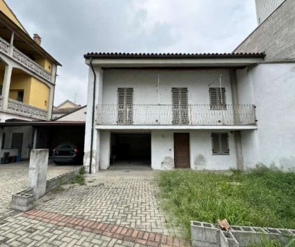 casa indipendente in vendita a Trino