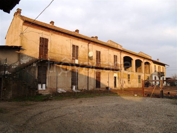 casale in vendita a Trino