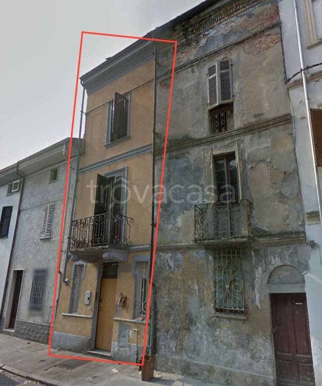 casa indipendente in vendita a Trino