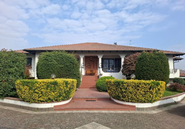 casa indipendente in vendita a Trino