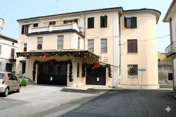 casa indipendente in vendita a Trino