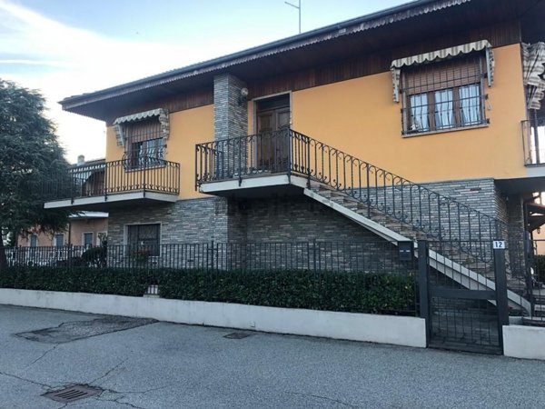 casa indipendente in vendita a Trino