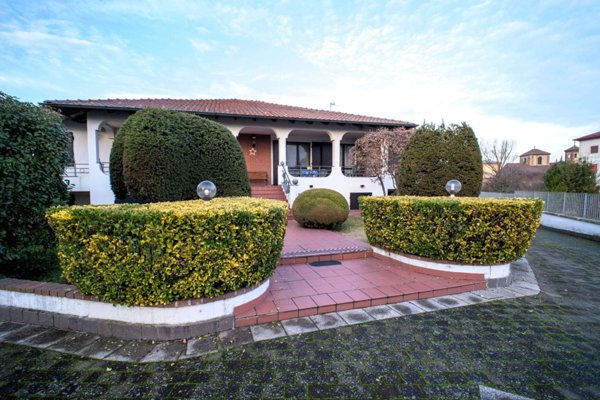 casa indipendente in vendita a Trino