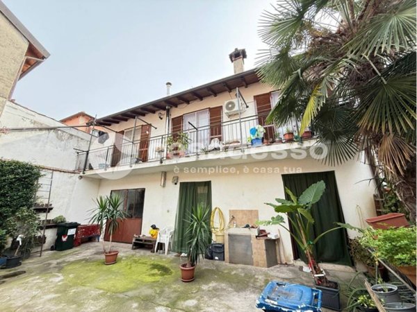 casa indipendente in vendita a Trino