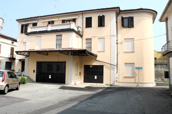casa indipendente in vendita a Trino