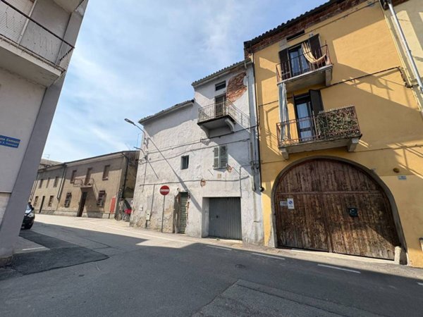 casa indipendente in vendita a Trino
