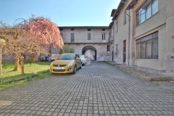 negozio in vendita a Trino