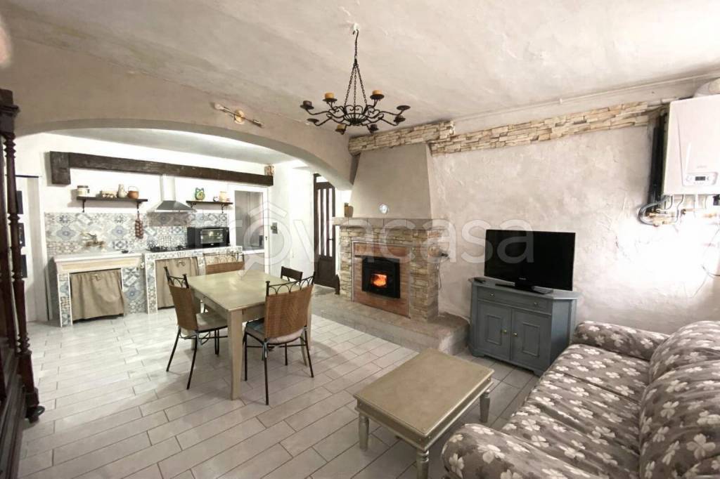 casa indipendente in vendita a Trino