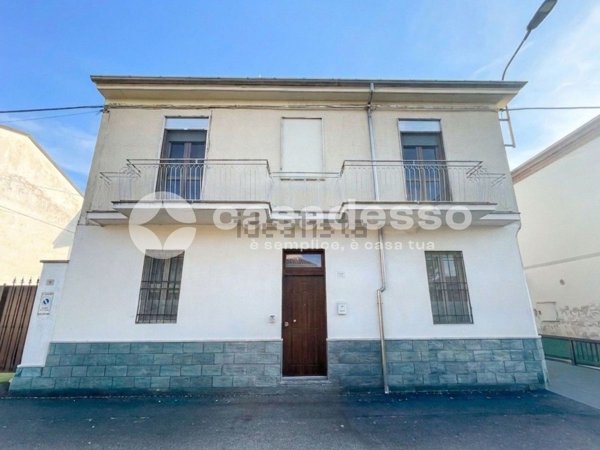 casa indipendente in vendita a Trino