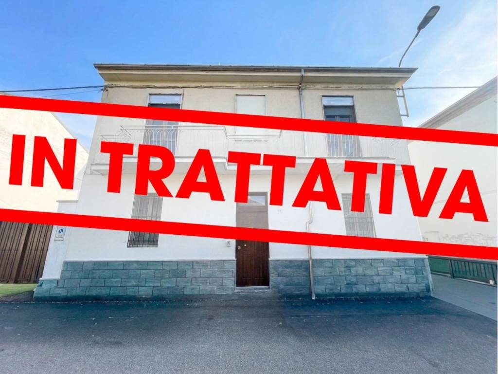 casa indipendente in vendita a Trino