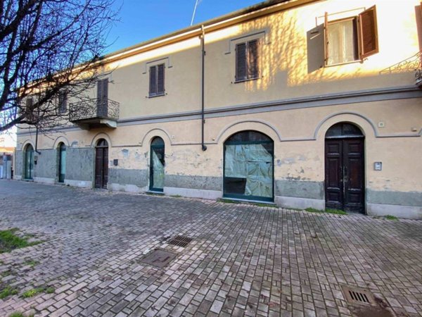 negozio in vendita a Trino