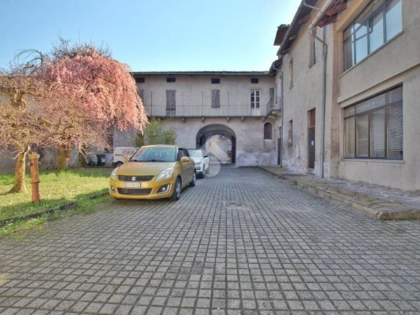 negozio in vendita a Trino
