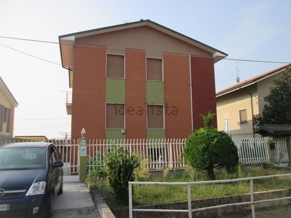 casa indipendente in vendita a Trino