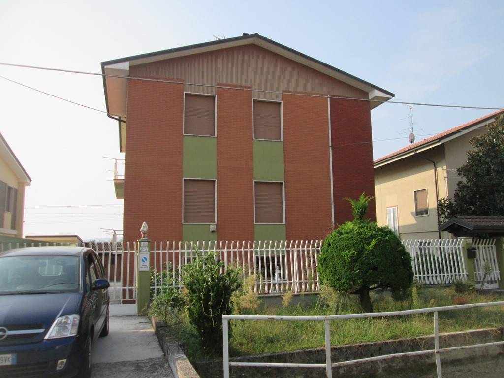 casa indipendente in vendita a Trino