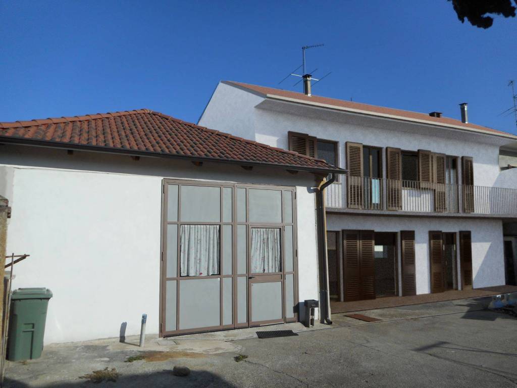 pentavano in vendita a Tronzano Vercellese