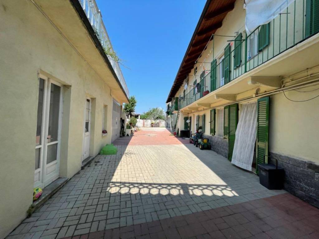 casa indipendente in vendita a Tronzano Vercellese