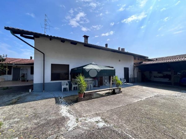casa indipendente in vendita a Tronzano Vercellese in zona Salomino