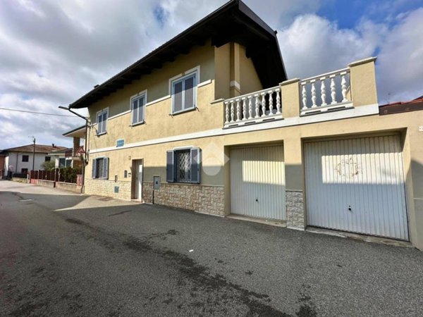casa indipendente in vendita a Tronzano Vercellese