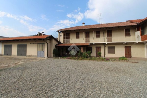 casa indipendente in vendita a Tronzano Vercellese