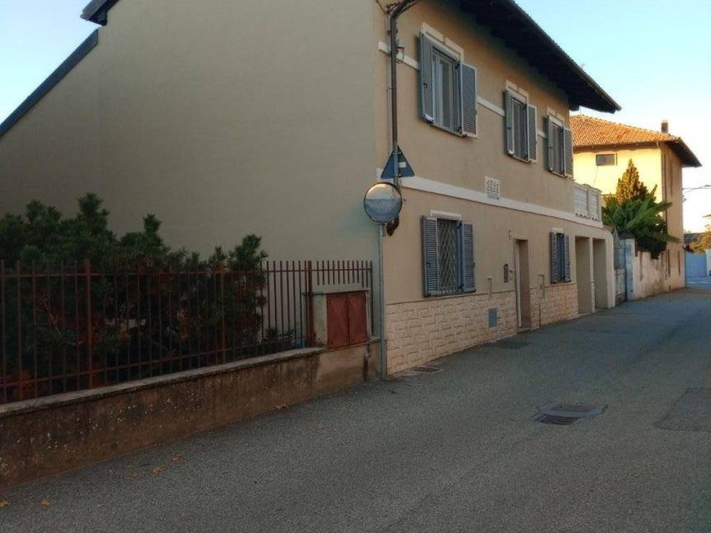 casa indipendente in vendita a Tronzano Vercellese