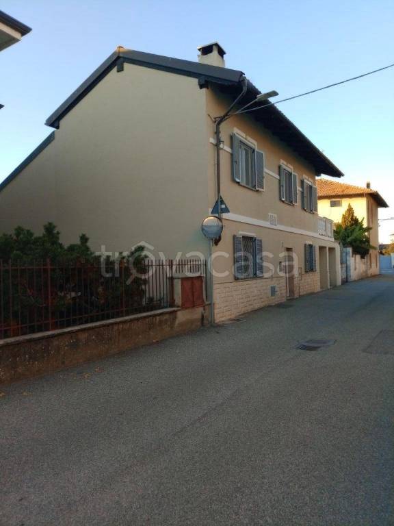 casa indipendente in vendita a Tronzano Vercellese