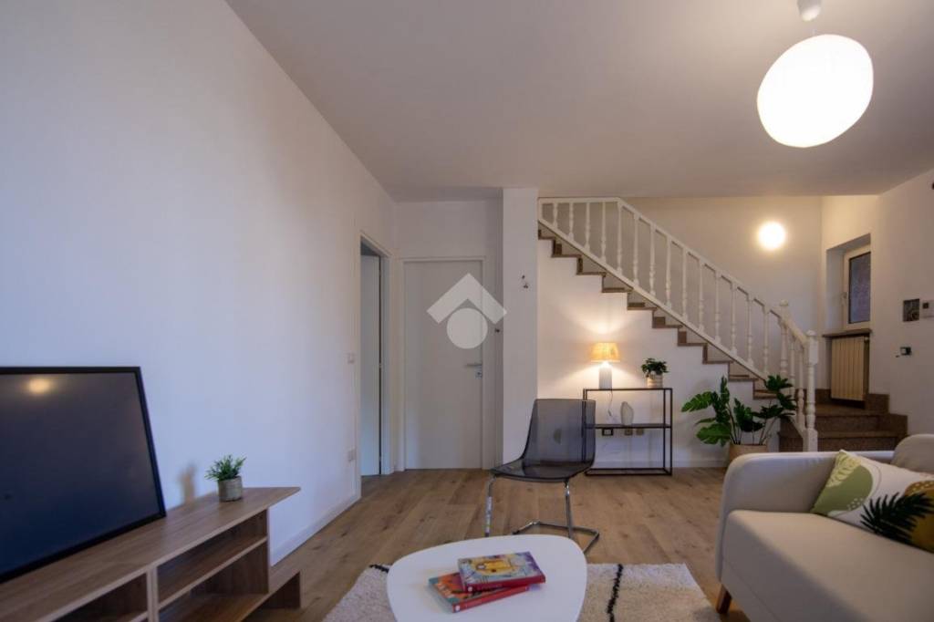 casa indipendente in vendita a Tronzano Vercellese