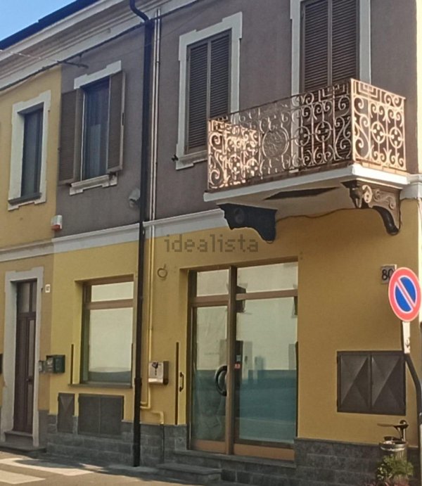 locale commerciale in vendita a Tronzano Vercellese