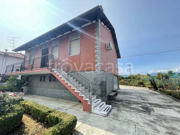 casa indipendente in vendita a Tronzano Vercellese