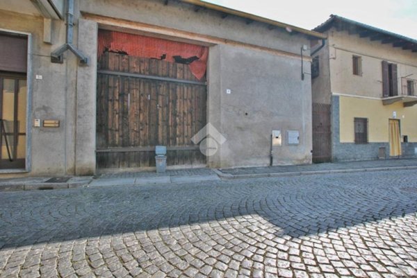 locale commerciale in vendita a Tronzano Vercellese