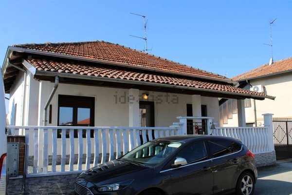casa indipendente in vendita a Tronzano Vercellese