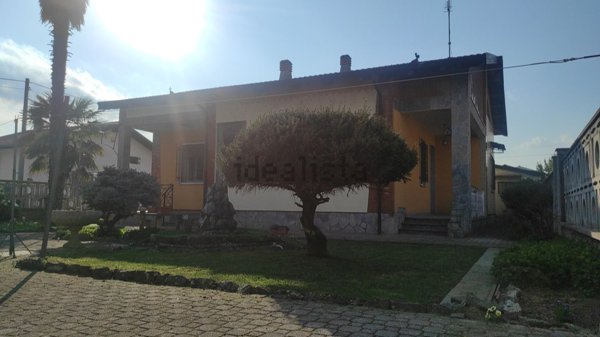 casa indipendente in vendita a Tronzano Vercellese