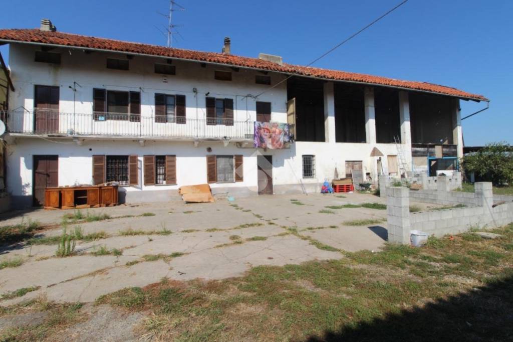 casa indipendente in vendita a Tronzano Vercellese in zona Salomino