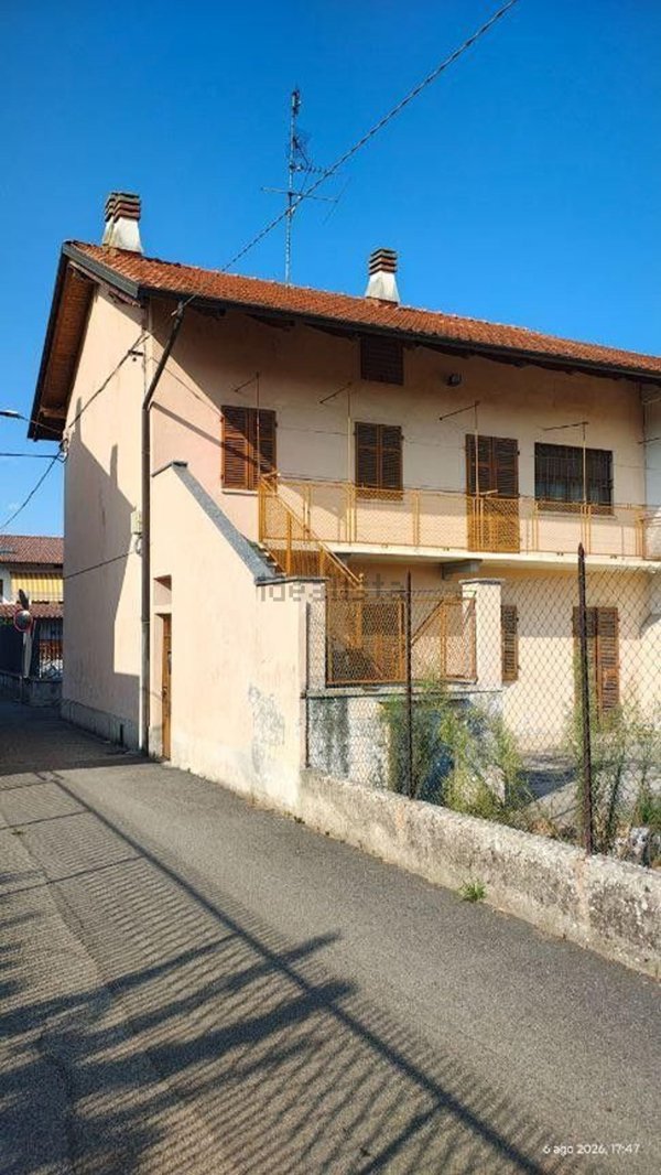 casa indipendente in vendita a Tronzano Vercellese