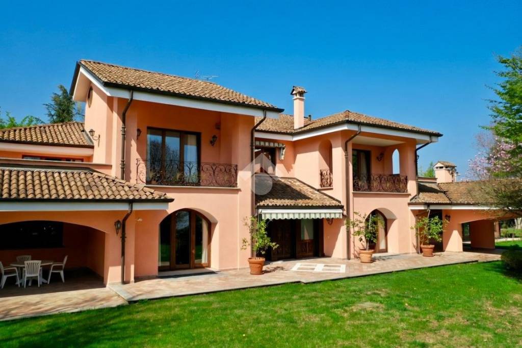 casa indipendente in vendita a Tronzano Vercellese