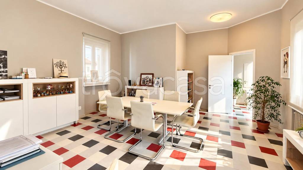 ufficio in vendita a Tronzano Vercellese