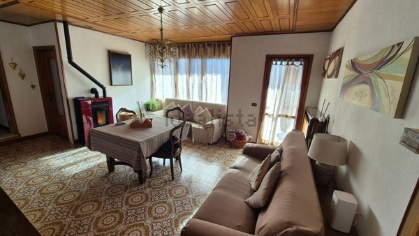 casa semindipendente in vendita a Valduggia in zona Arlezze