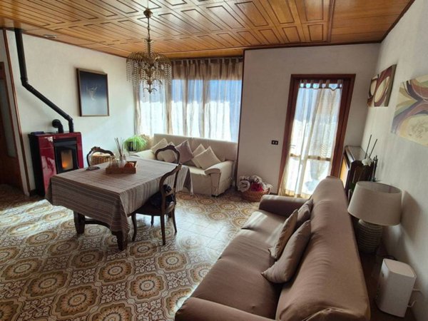 casa semindipendente in vendita a Valduggia in zona Arlezze